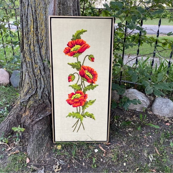 Vintage crewel 1960s Americana Folk‎ Art Large Scale Framed Poppies Needlepoint - Picture 3 of 6